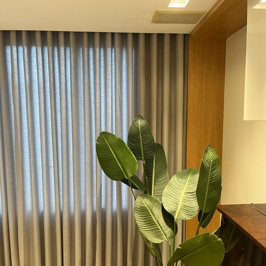 Cortinas e persianas motorizadas